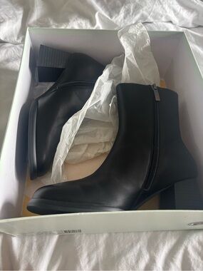 Shoe the bear boots Lila zip boots. Brand new. Size 8
